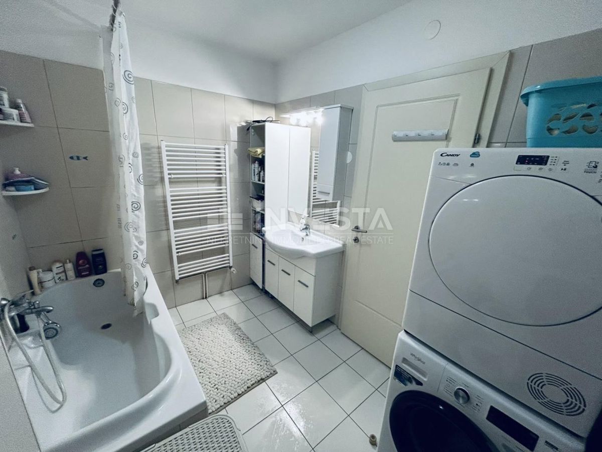 Pula, Vidikovac prostoren družinski apartma 84m2