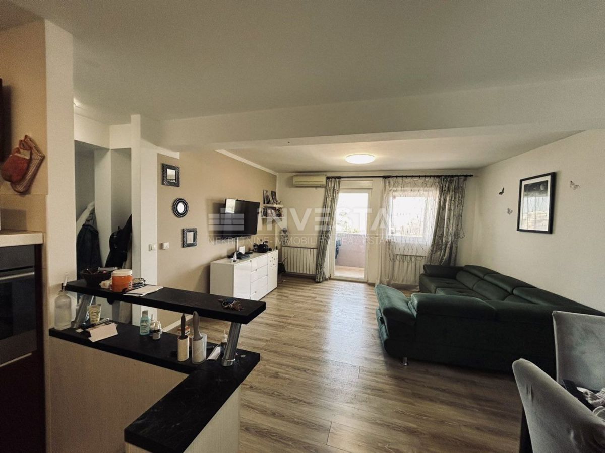 Pula, Vidikovac prostoren družinski apartma 84m2