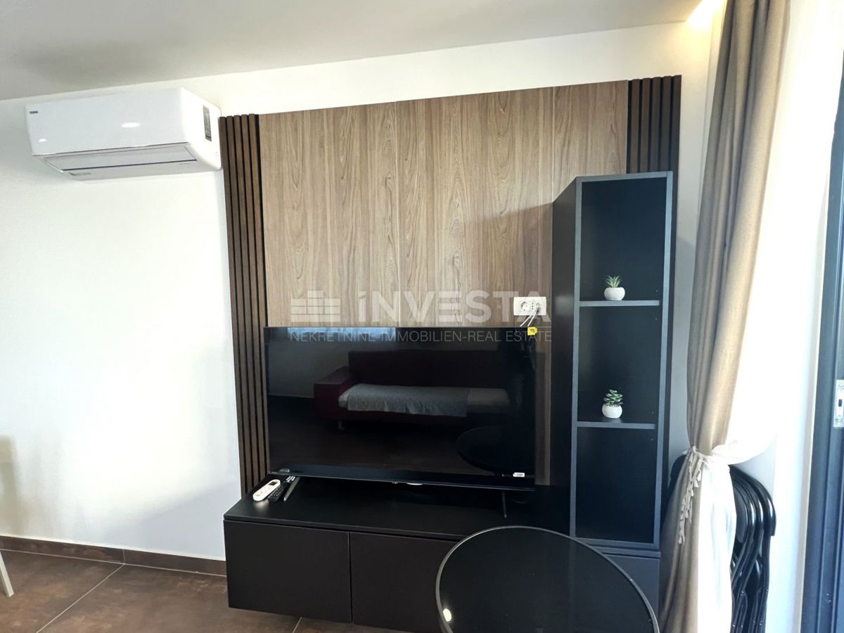 Medulin, luksuzno stanovanje v 1. nadstropju nove gradnje s parkirnim mestom