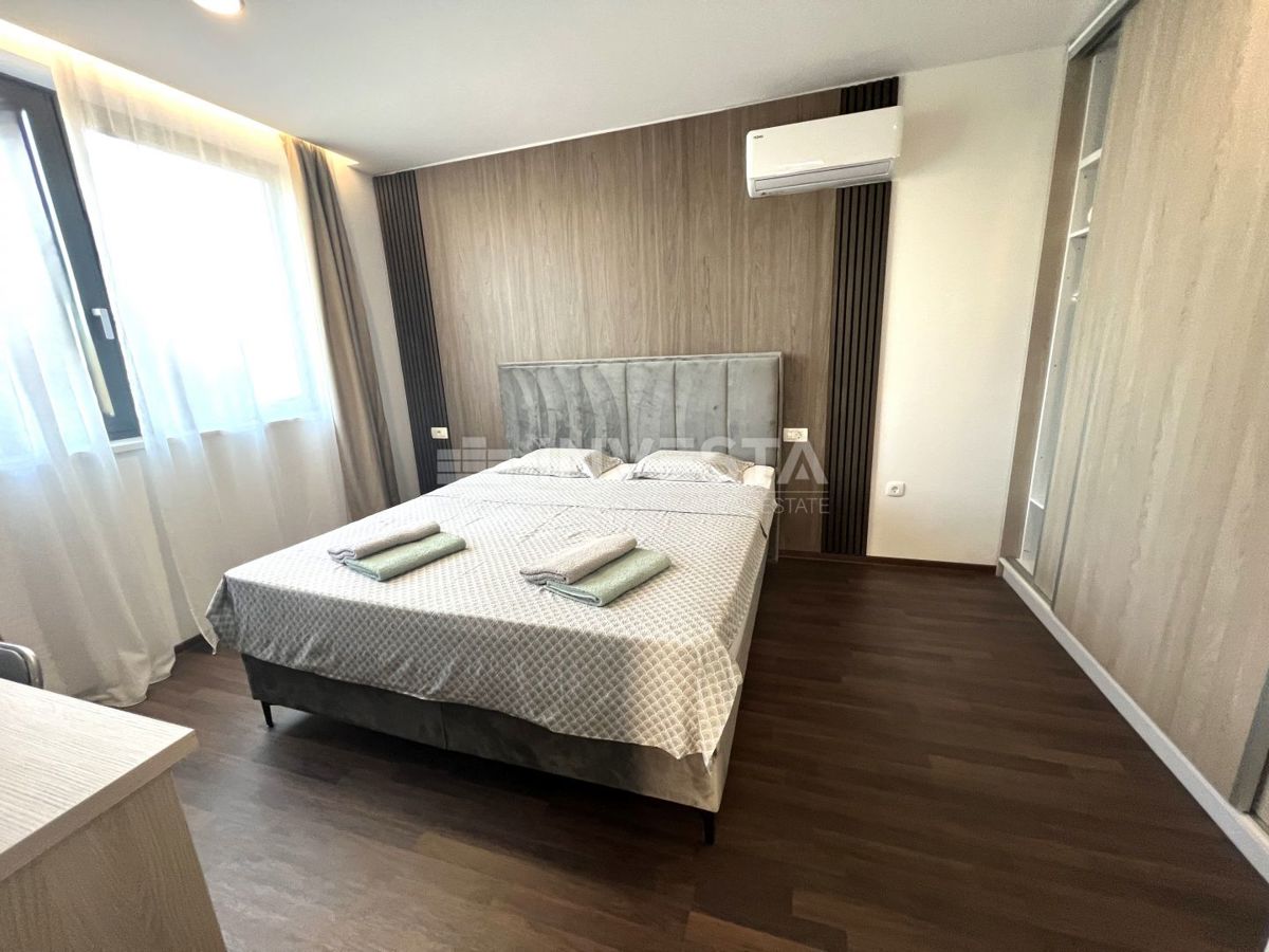 Medulin, luksuzno stanovanje v 1. nadstropju nove gradnje s parkirnim mestom