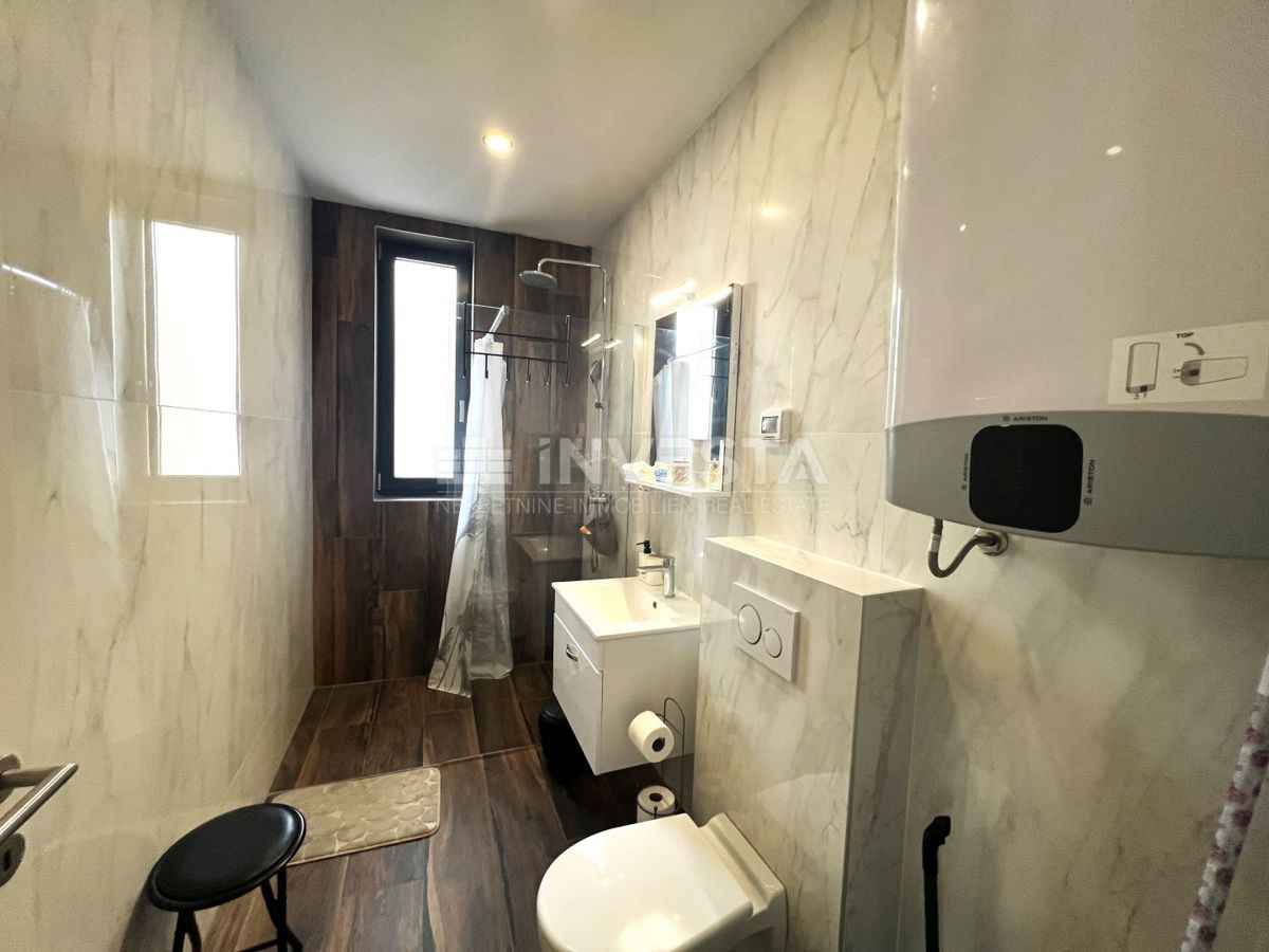 Medulin, luksuzno stanovanje v 1. nadstropju nove gradnje s parkirnim mestom