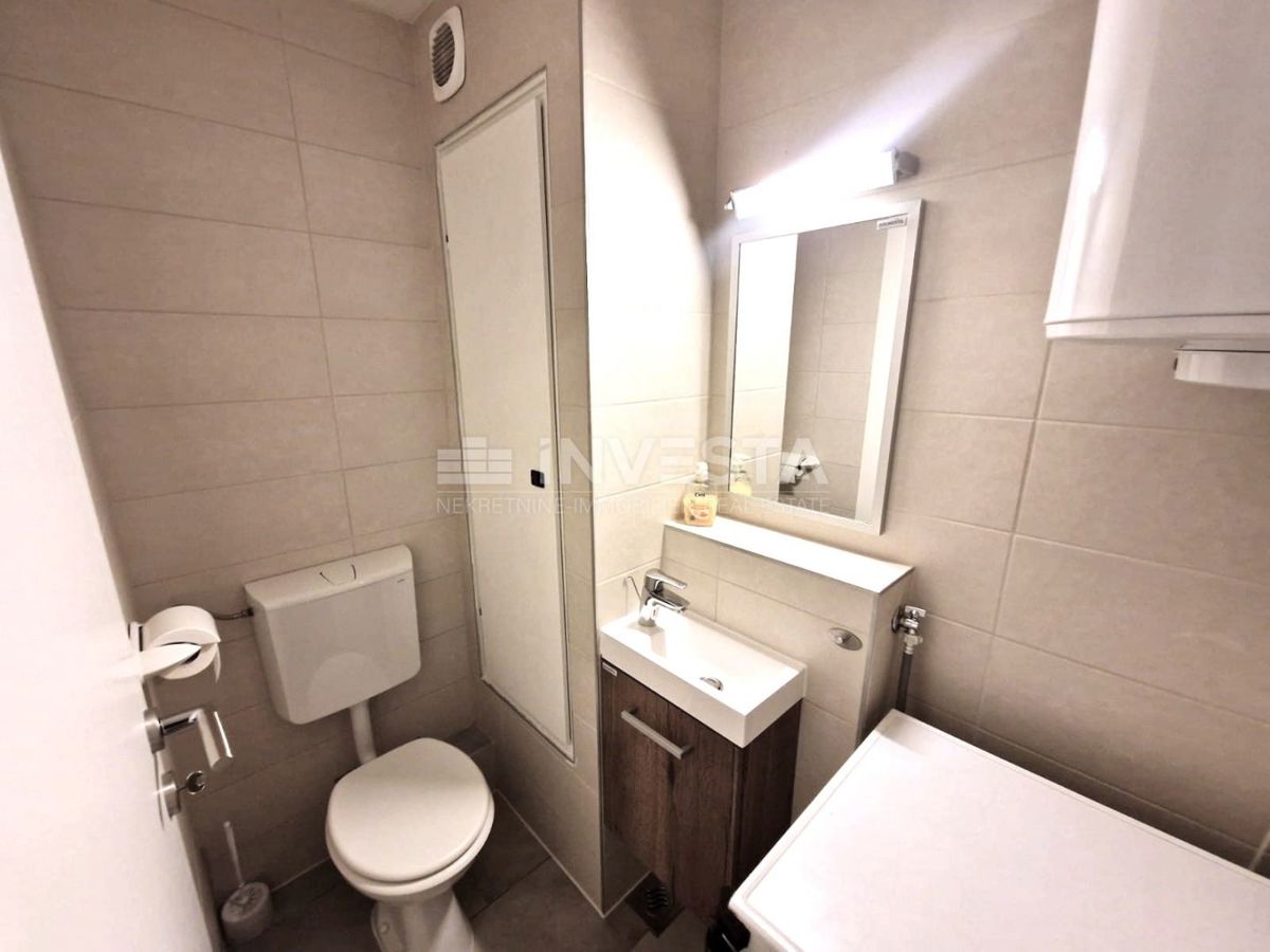 Prostoren stan 300 m od plaže, 3 sobe, kopalnica, WC