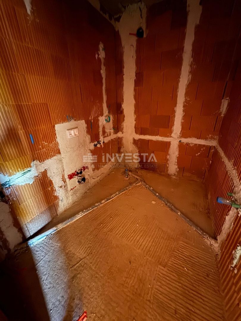 Stanovanje v prvem nadstropju nove gradnje - okolica Rovinja