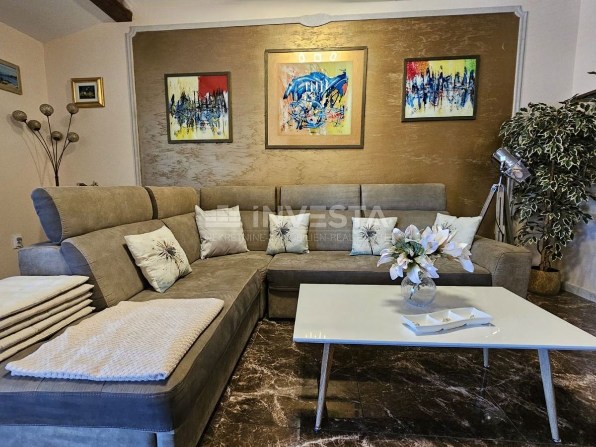 Fažana, stanovanje v nadstropju s pogledom na morje, blizu centra in plaž