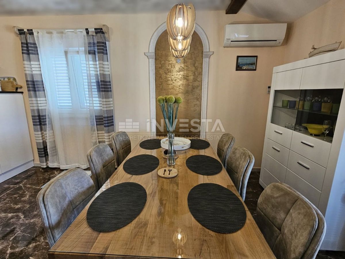 Fažana, stanovanje v nadstropju s pogledom na morje, blizu centra in plaž