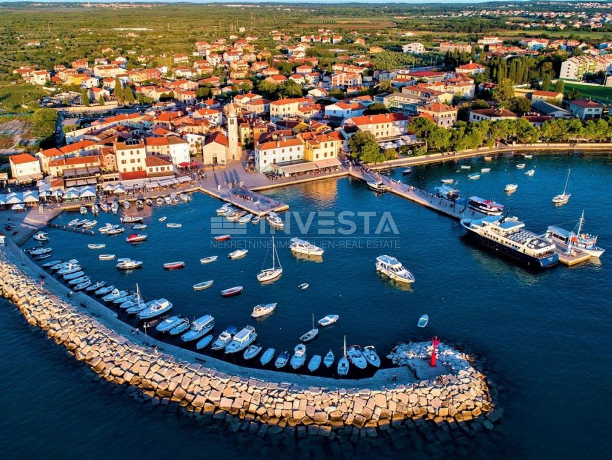 Fažana, stanovanje v nadstropju s pogledom na morje, blizu centra in plaž