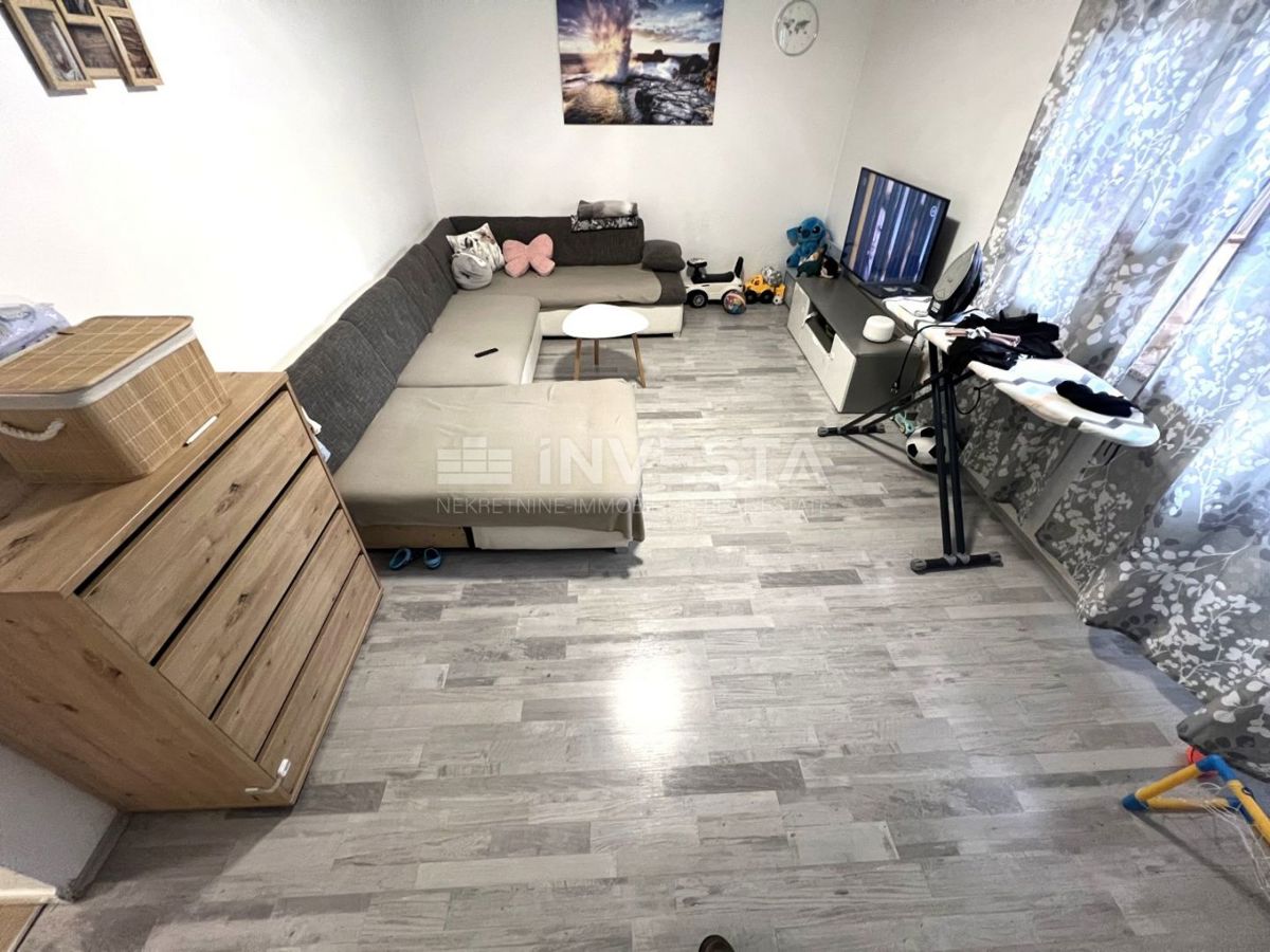 Stoja, dvosobno stanovanje v prvem nadstropju, površine 68 m²