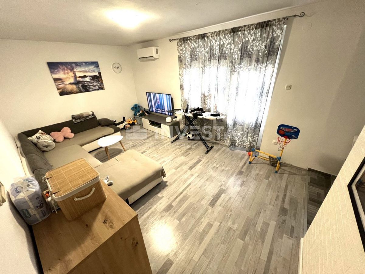 Stoja, dvosobno stanovanje v prvem nadstropju, površine 68 m²