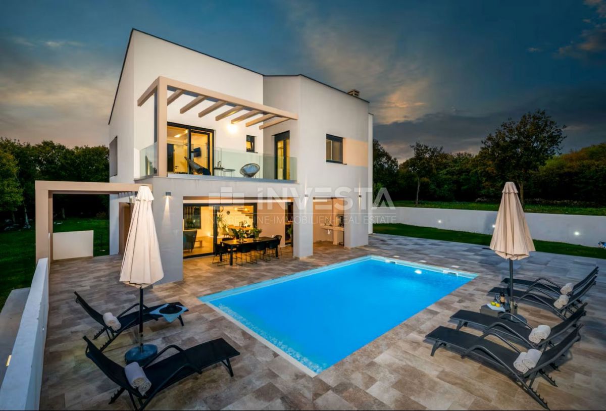 Vila modernega dizajna