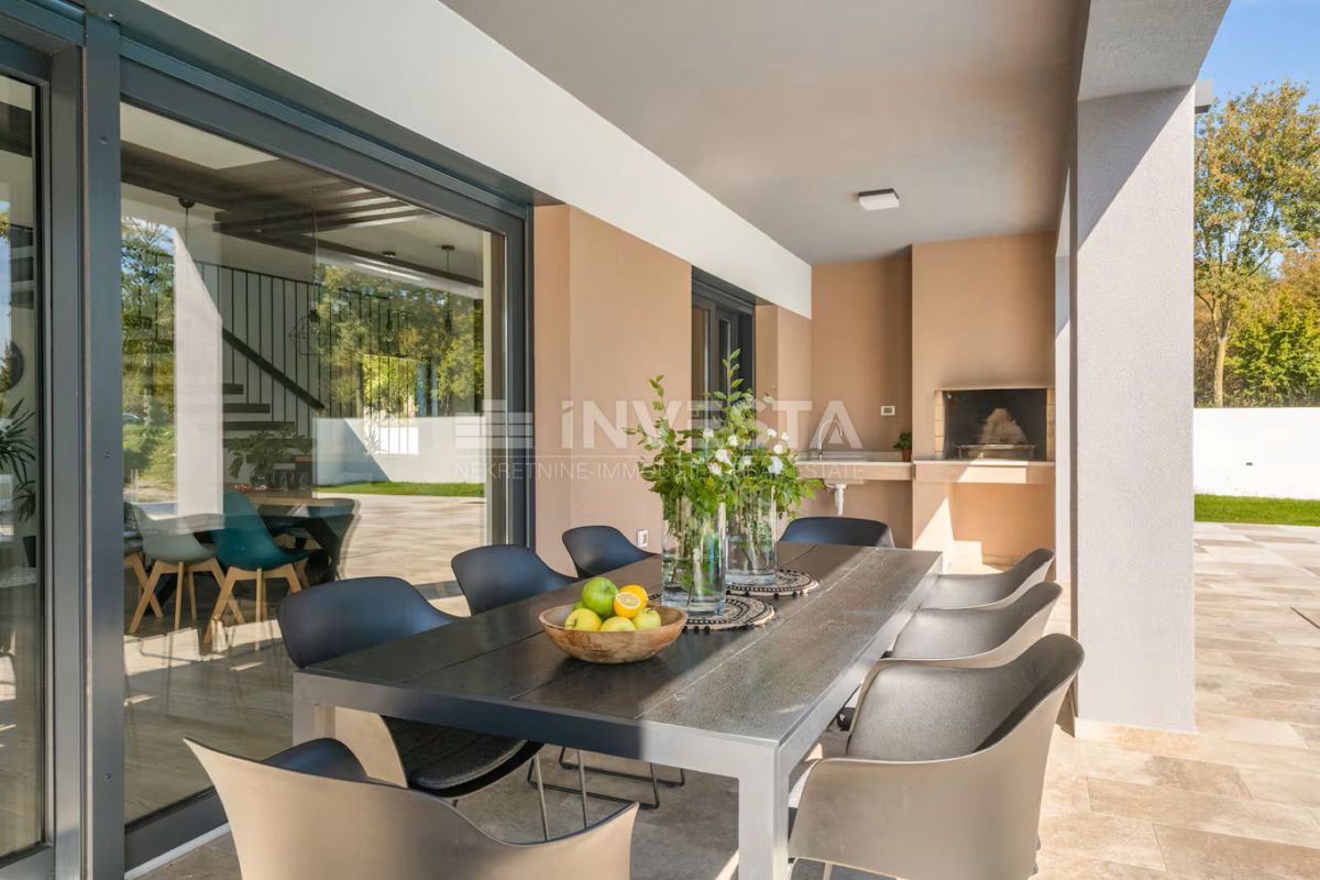 Vila modernega dizajna