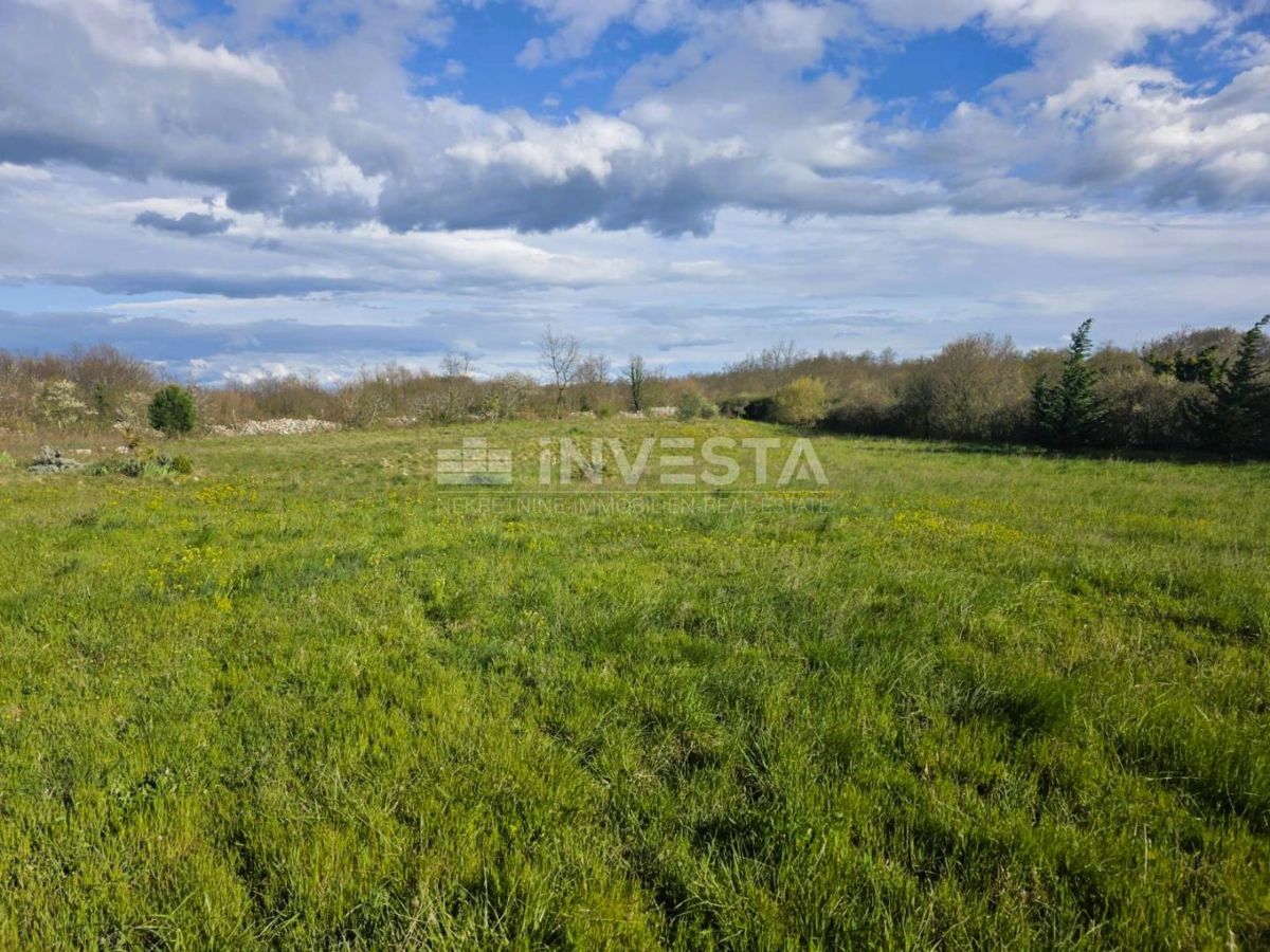 Zemljišče Žminj, 660m2