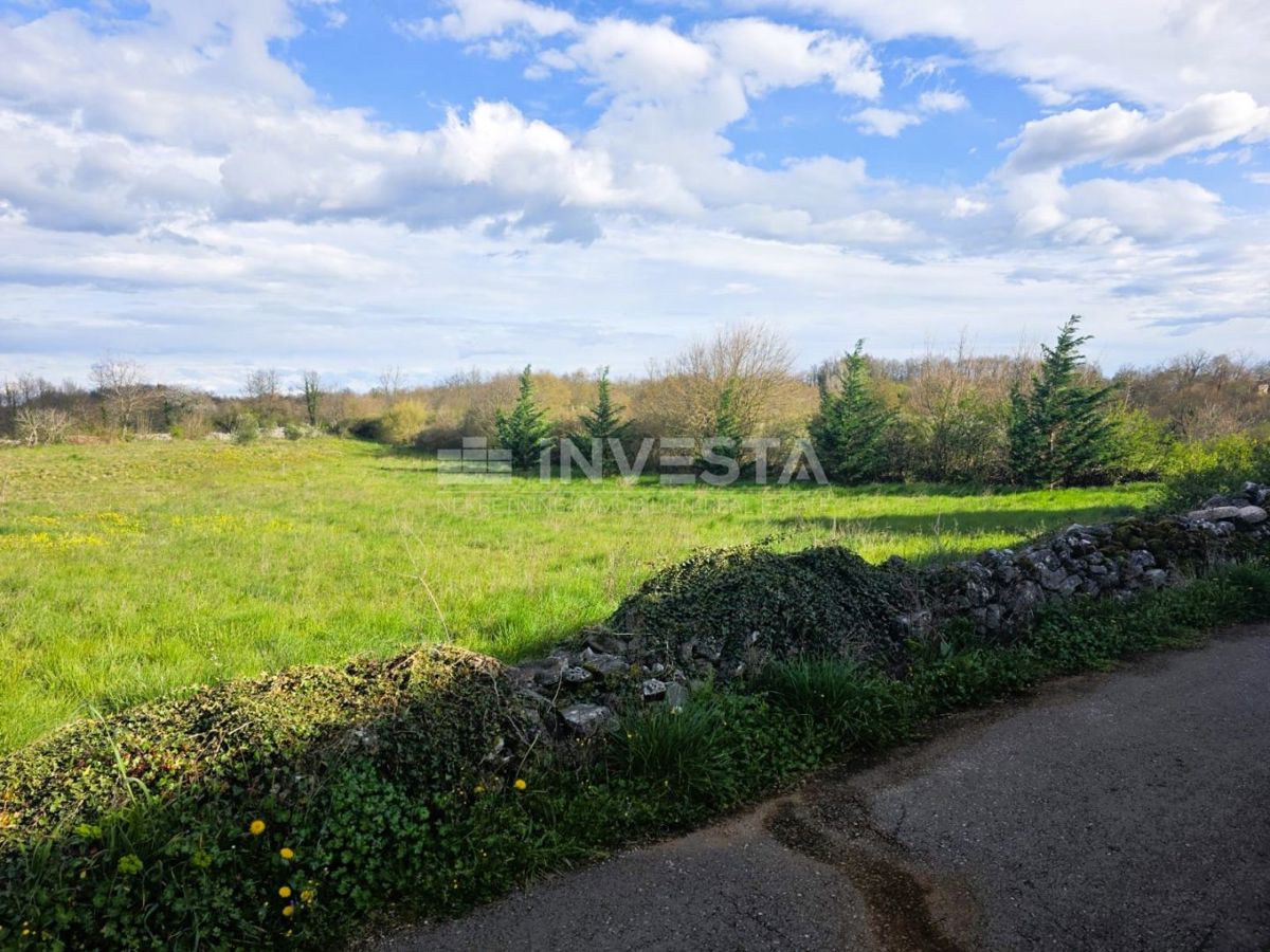 Zemljišče Žminj, 660m2