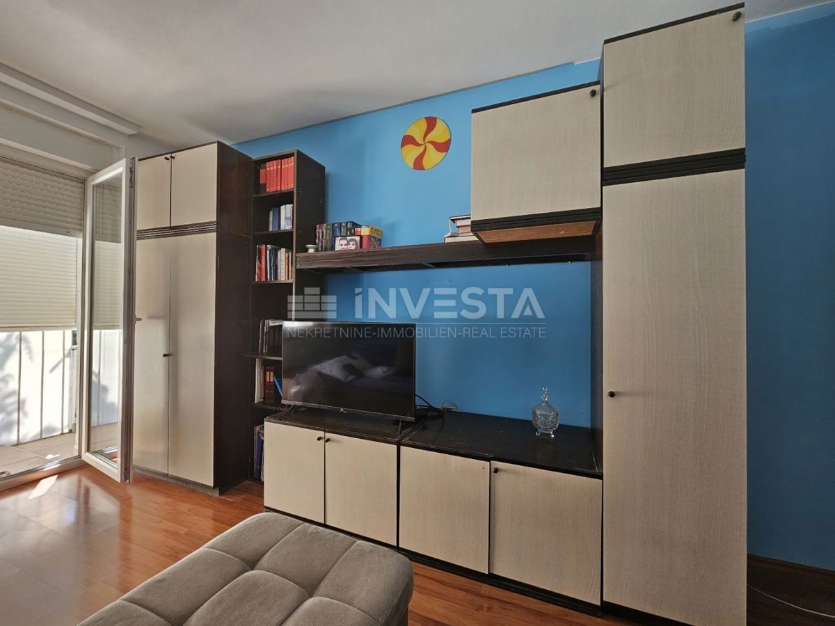 Hrvaška, Istra, center Pule - sončno stanovanje 58m² z veliko ložo