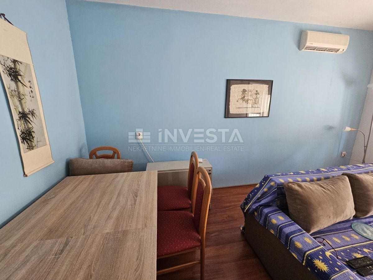 Hrvaška, Istra, center Pule - sončno stanovanje 58m² z veliko ložo