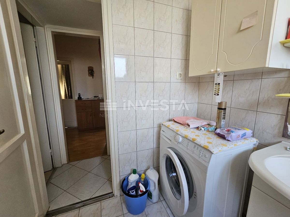 Hrvaška, Istra, center Pule - sončno stanovanje 58m² z veliko ložo