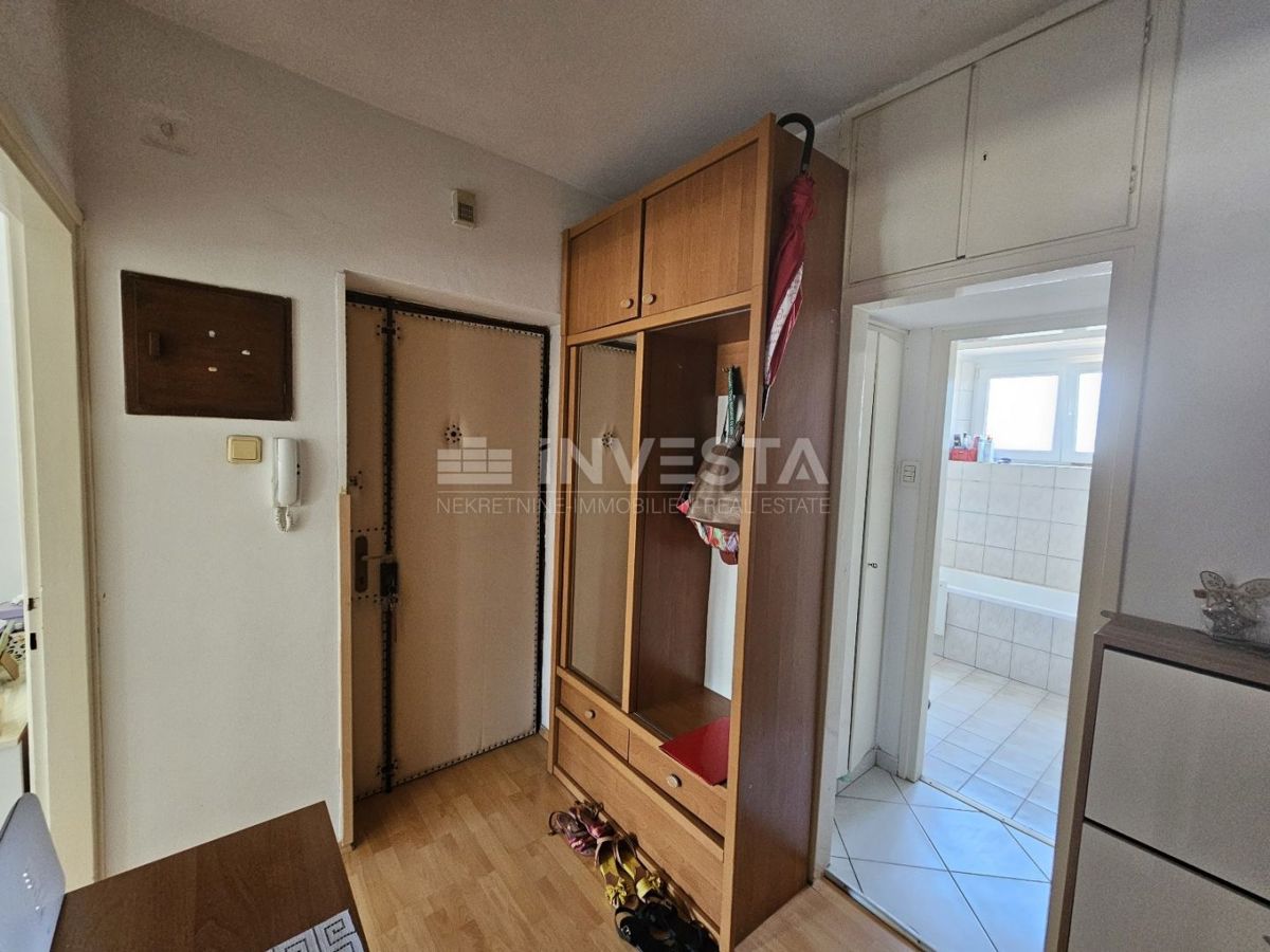 Hrvaška, Istra, center Pule - sončno stanovanje 58m² z veliko ložo