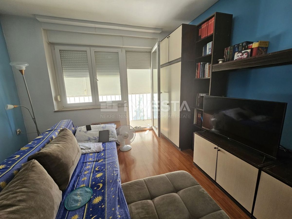 Hrvaška, Istra, center Pule - sončno stanovanje 58m² z veliko ložo