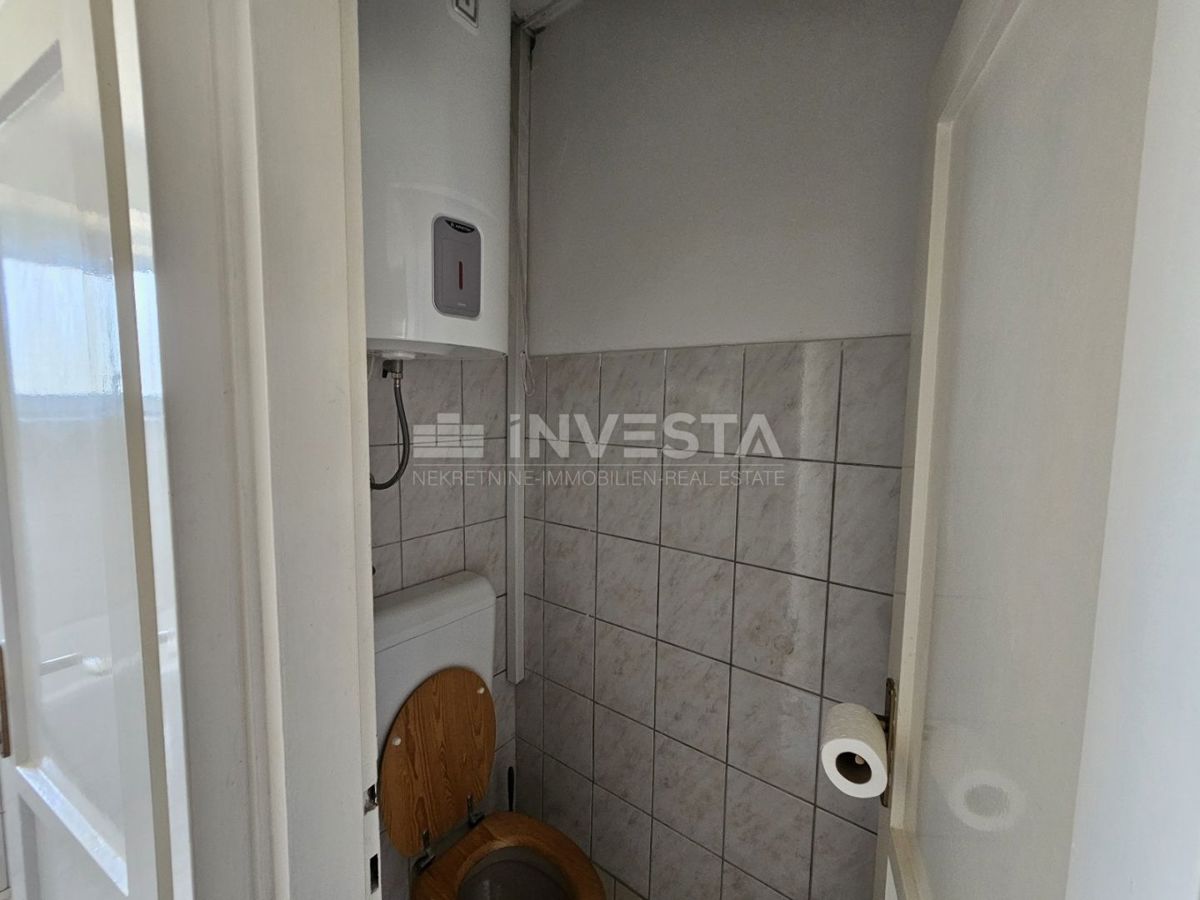 Hrvaška, Istra, center Pule - sončno stanovanje 58m² z veliko ložo