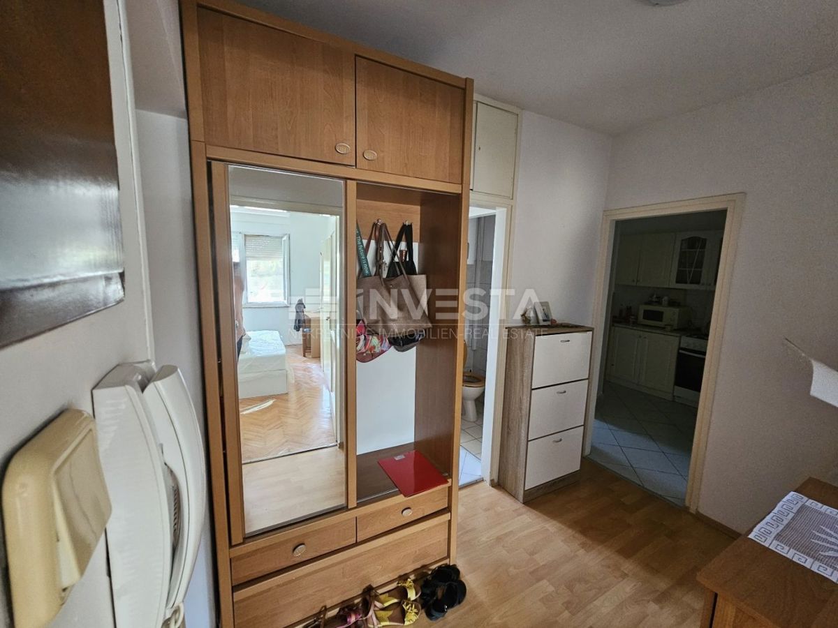 Hrvaška, Istra, center Pule - sončno stanovanje 58m² z veliko ložo