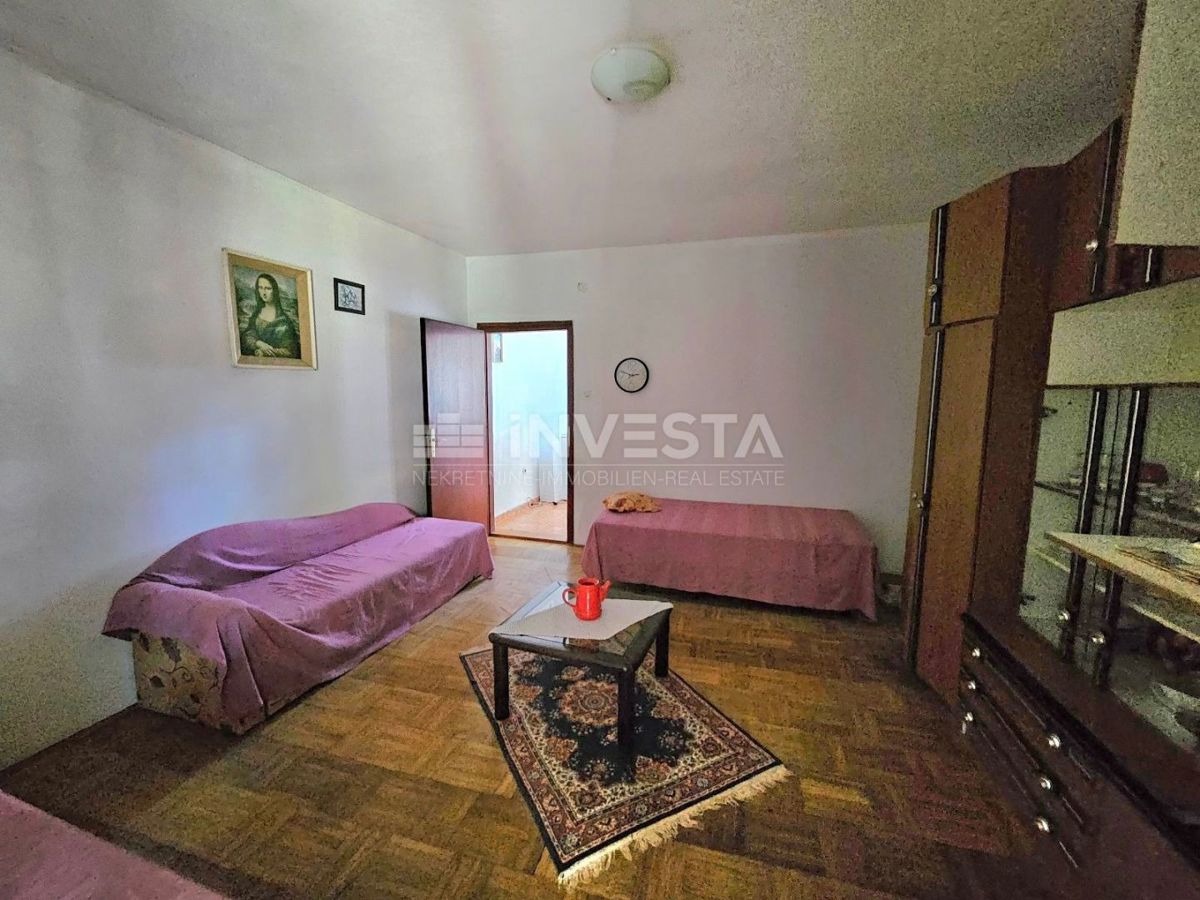 Peroj, hiša 106m2 s parcelo, 600 m od plaže
