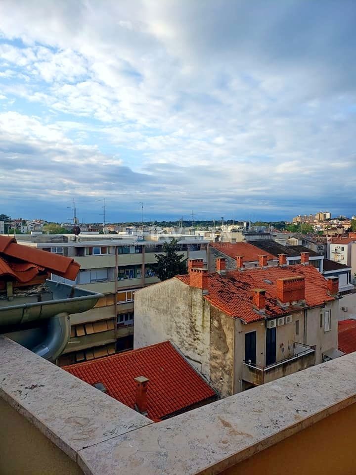 Pula center, prostorno štirisobno stanovanje na odlični lokaciji, 122 m2