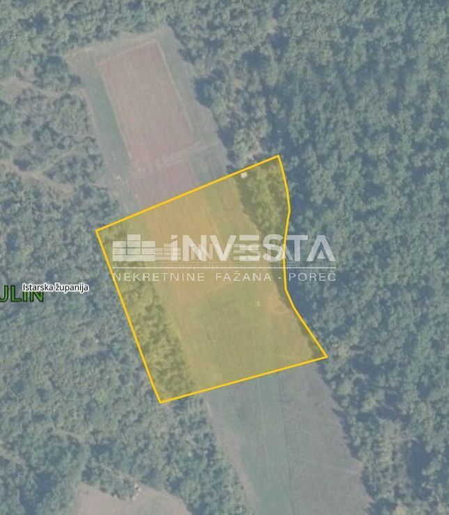 Flengi, dve kmetijski parceli 18.670 m2