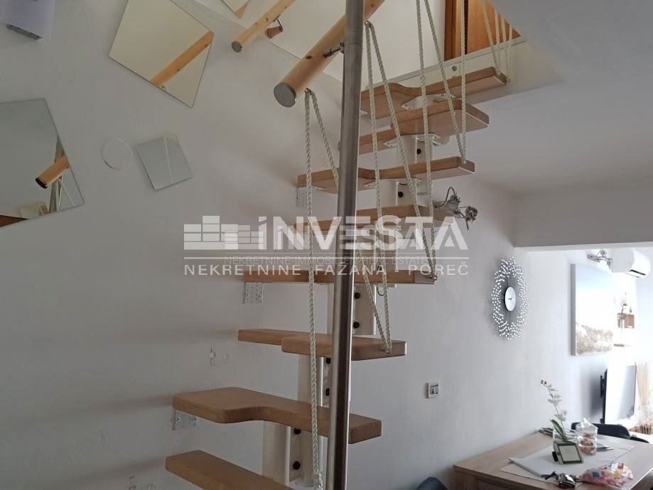Novigrad, čudovito dvoetažno stanovanje s pogledom na morje