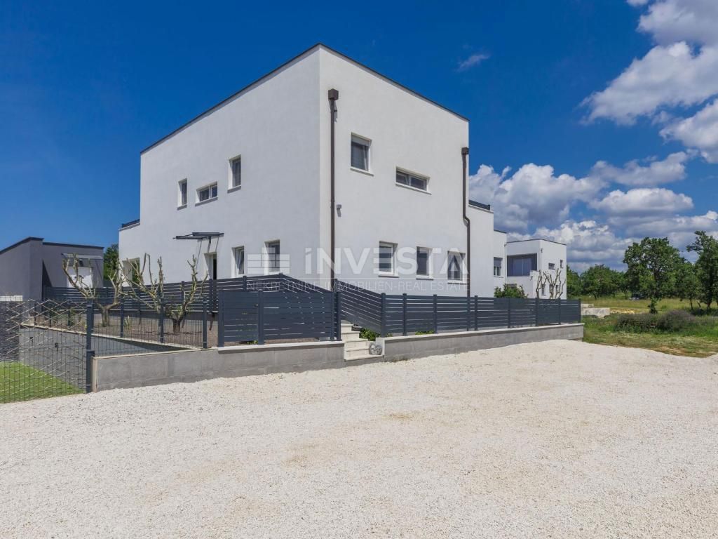 Okolica Vodnjana, moderna počitniška hiša z bazenom, 195 m2