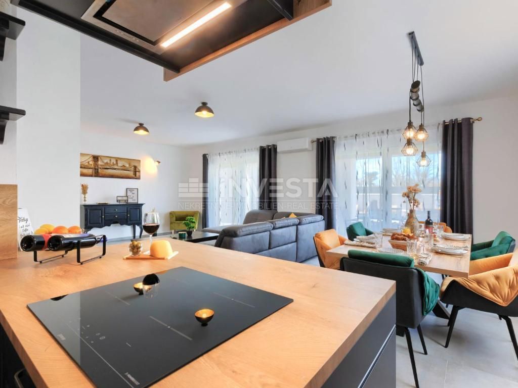 Okolica Vodnjana, moderna počitniška hiša z bazenom, 195 m2