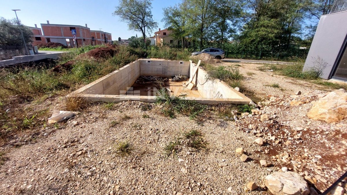 Občina Poreč, dvojna vila s bazenom