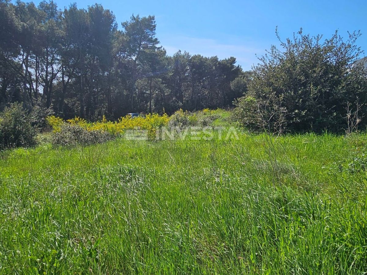 Pula, prodaja stavbnega zemljišča blizu morja