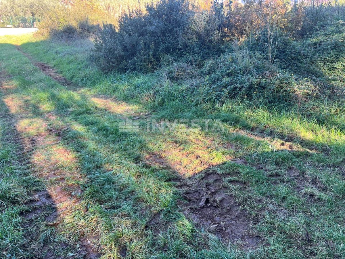 Pula, prodaja stavbnega zemljišča blizu morja