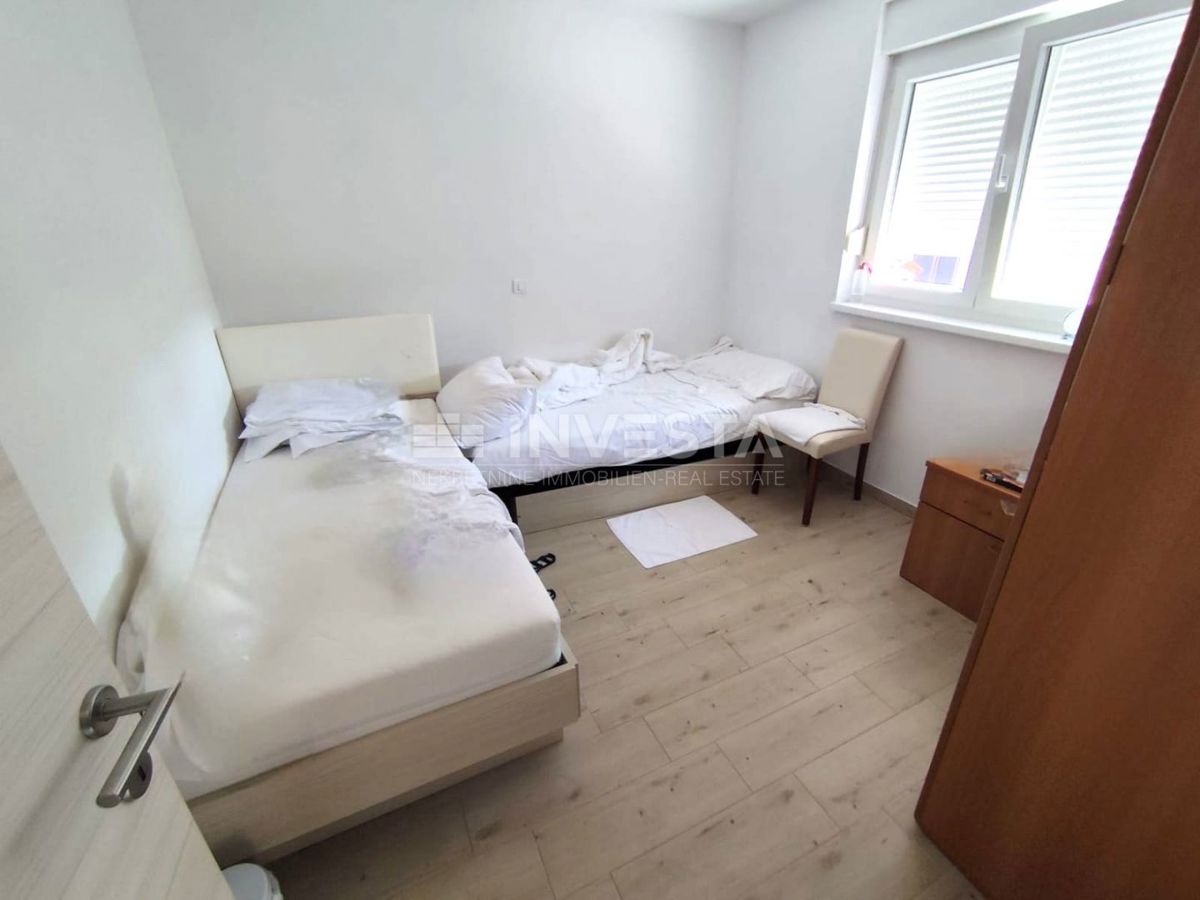 Območje Fažane, apartma s teraso in parkiriščem, blizu morja.