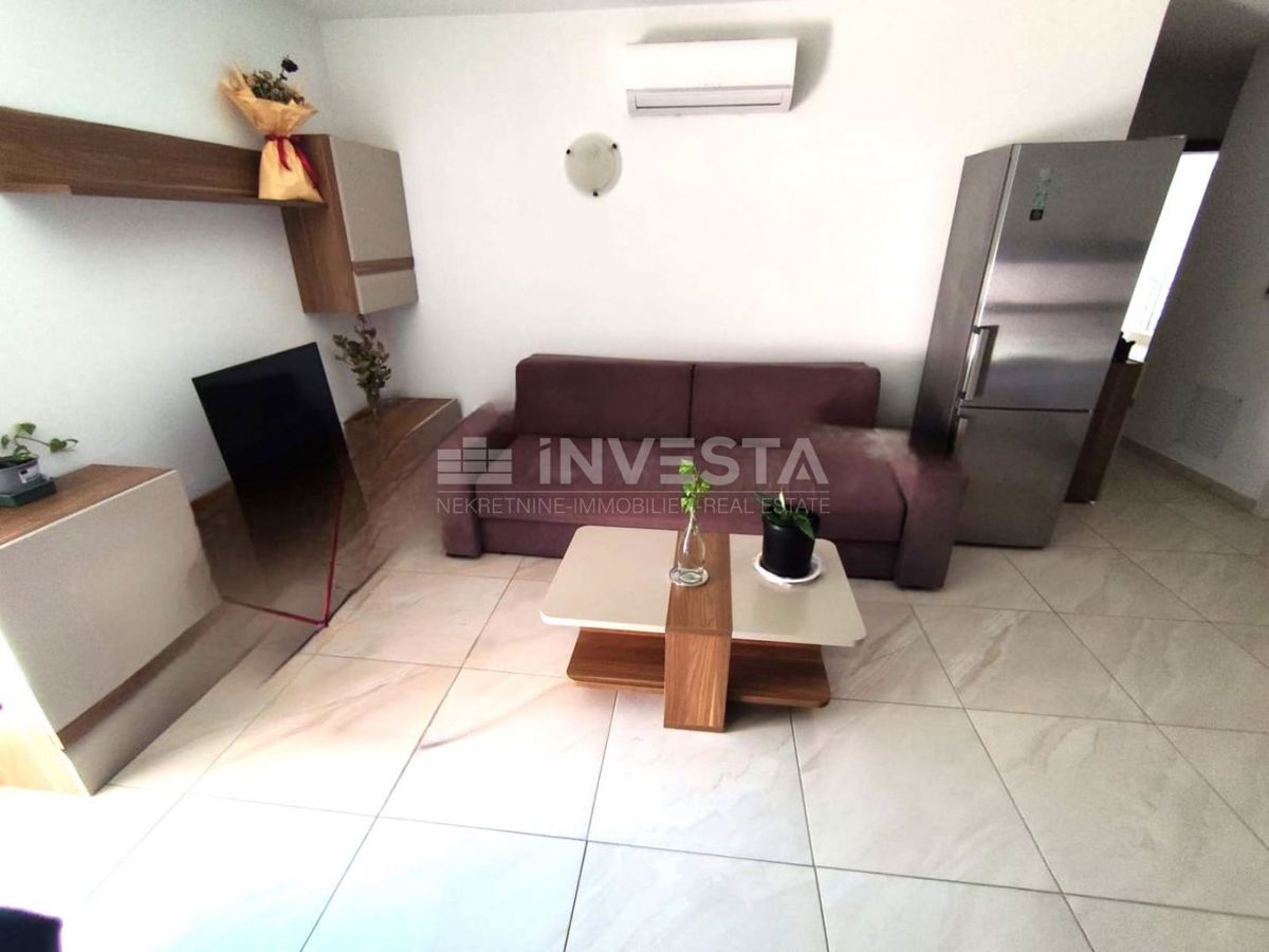  Območje Fažane, apartma s teraso in parkiriščem, blizu morja.