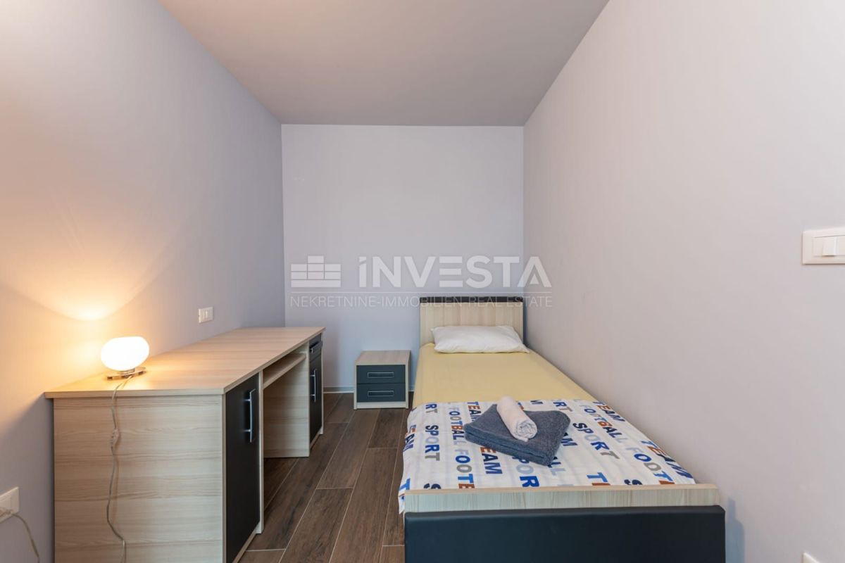  Luksuzni penthouse s panoramskim pogledom na morje, 200 metrov od plaže.