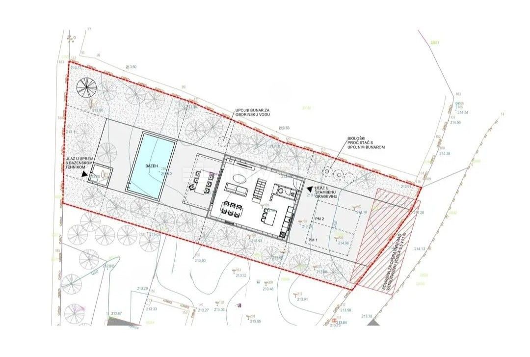 Gradbena parcela z dovoljenjem – hiša 120 m² + bazen