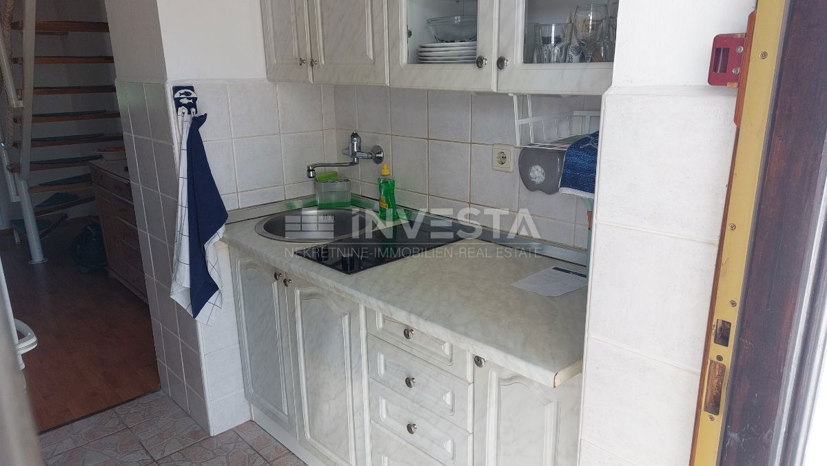 Dvonadstropno stanovanje v Červar Portu