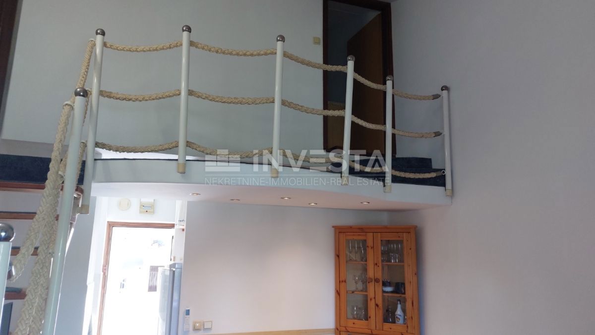 Dvonadstropno stanovanje v Červar Portu