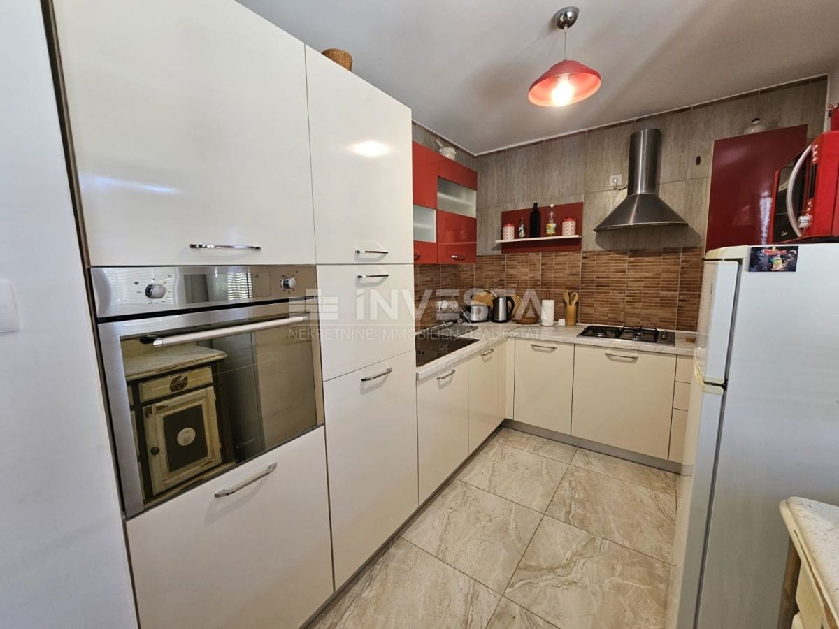 Fažana, stanovanje v pritličju z vrtom, blizu centra in plaž