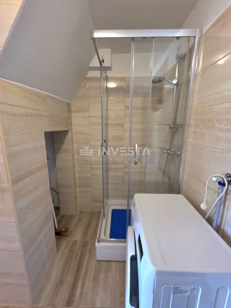 Popolnoma prenovljena vrstna hiša v Marčani – idealna za bivanje ali najem