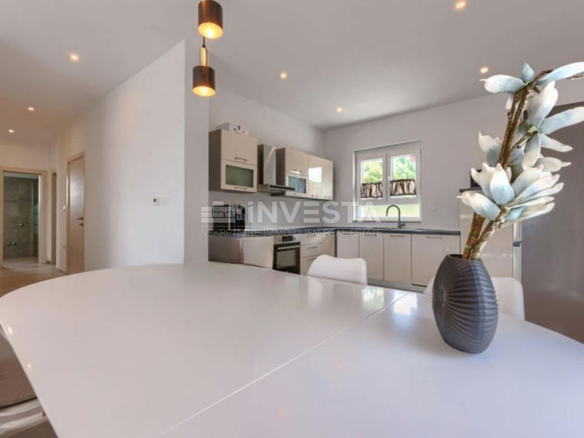 Vodnjan, samostojna pritlična vila z bazenom, novogradnja