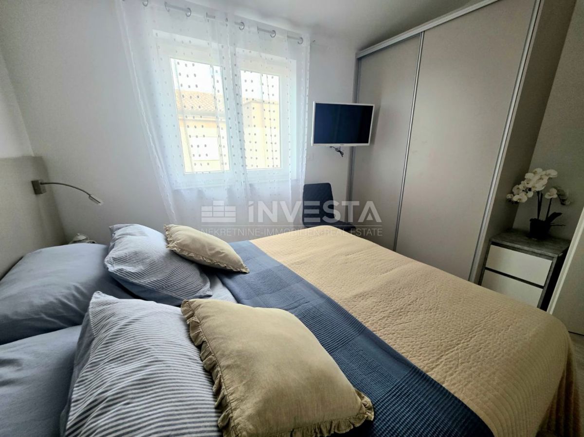 Peroj, kakovostno opremljeno stanovanje z pogledom na morje, 1 km od plaže