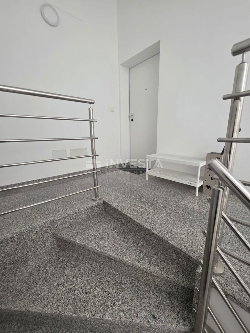 Peroj, kakovostno opremljeno stanovanje z pogledom na morje, 1 km od plaže