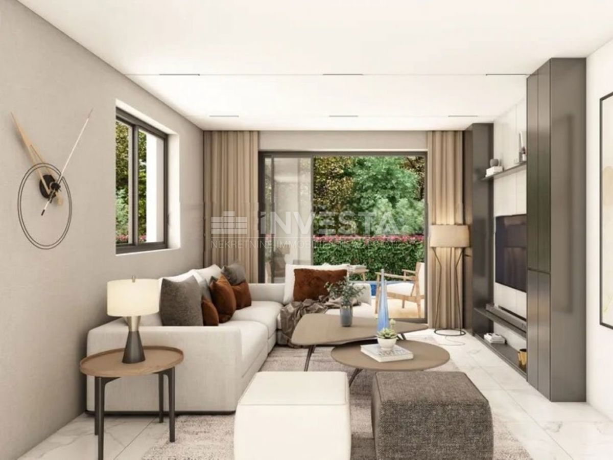Medulin, Premantura, stanovanje 95 m² z zasebnim bazenom, vrtom in 2 parkirnimi mesti