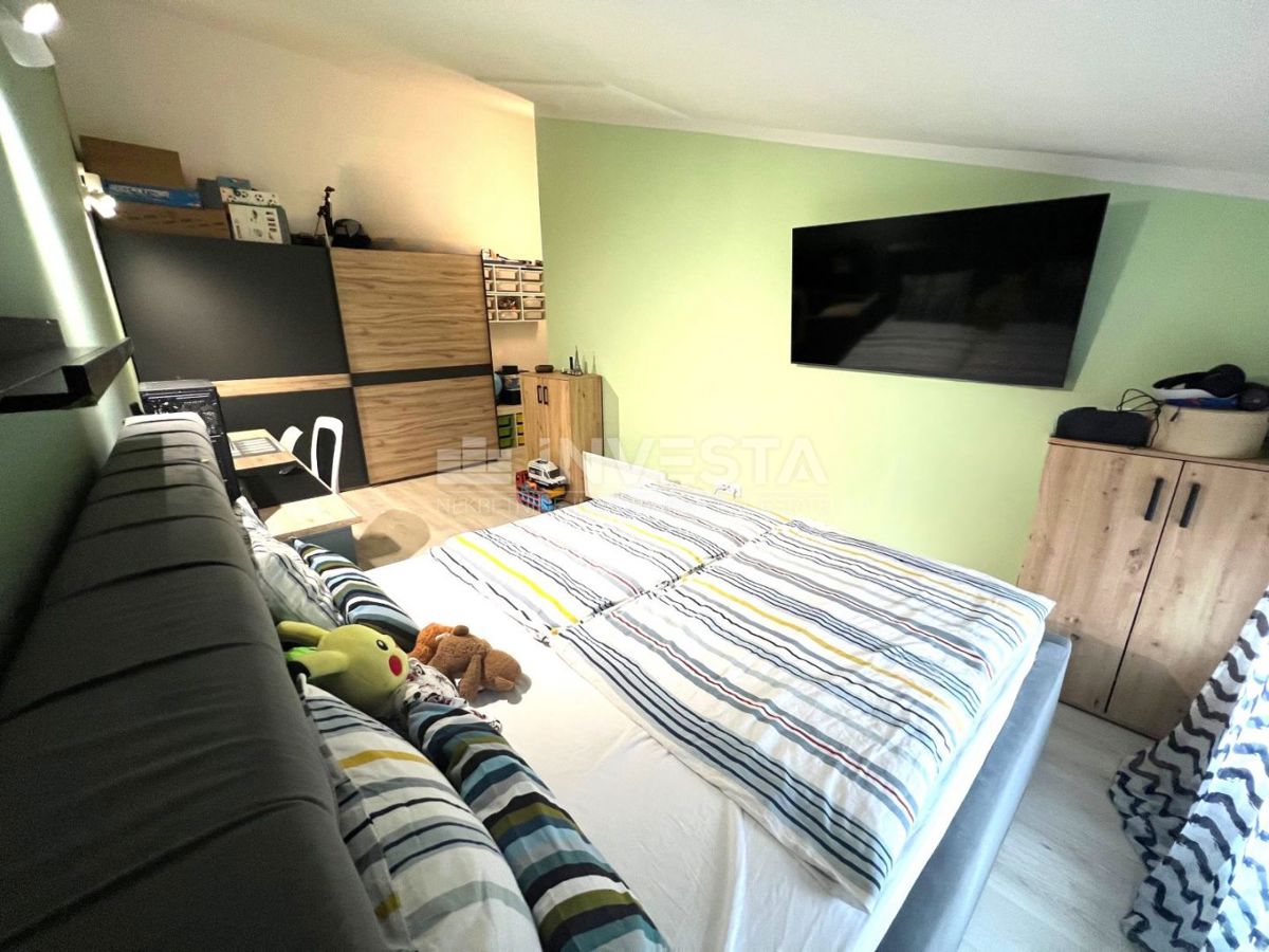 Pula, Veli Vrh, trisobno stanovanje površine 114 m²