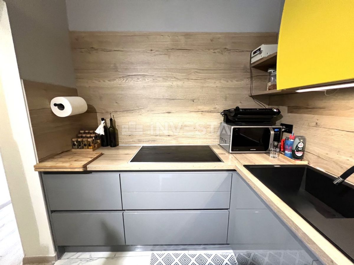 Pula, Veli Vrh, trisobno stanovanje površine 114 m²