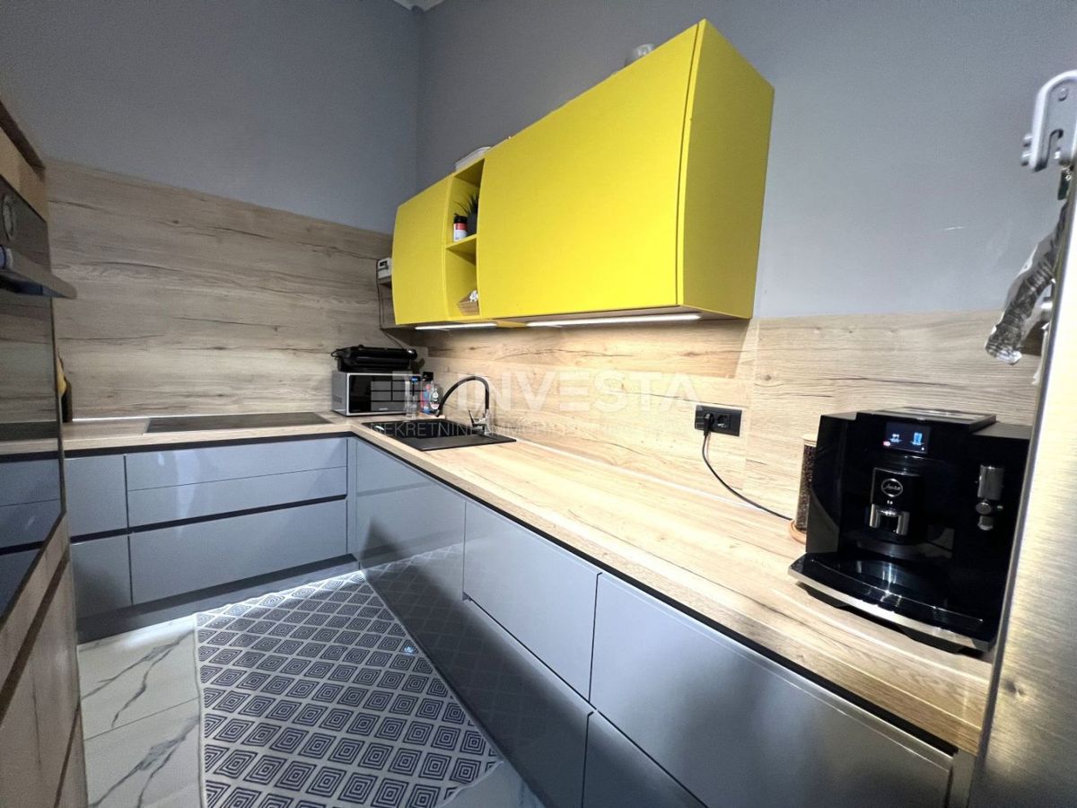 Pula, Veli Vrh, trisobno stanovanje površine 114 m²