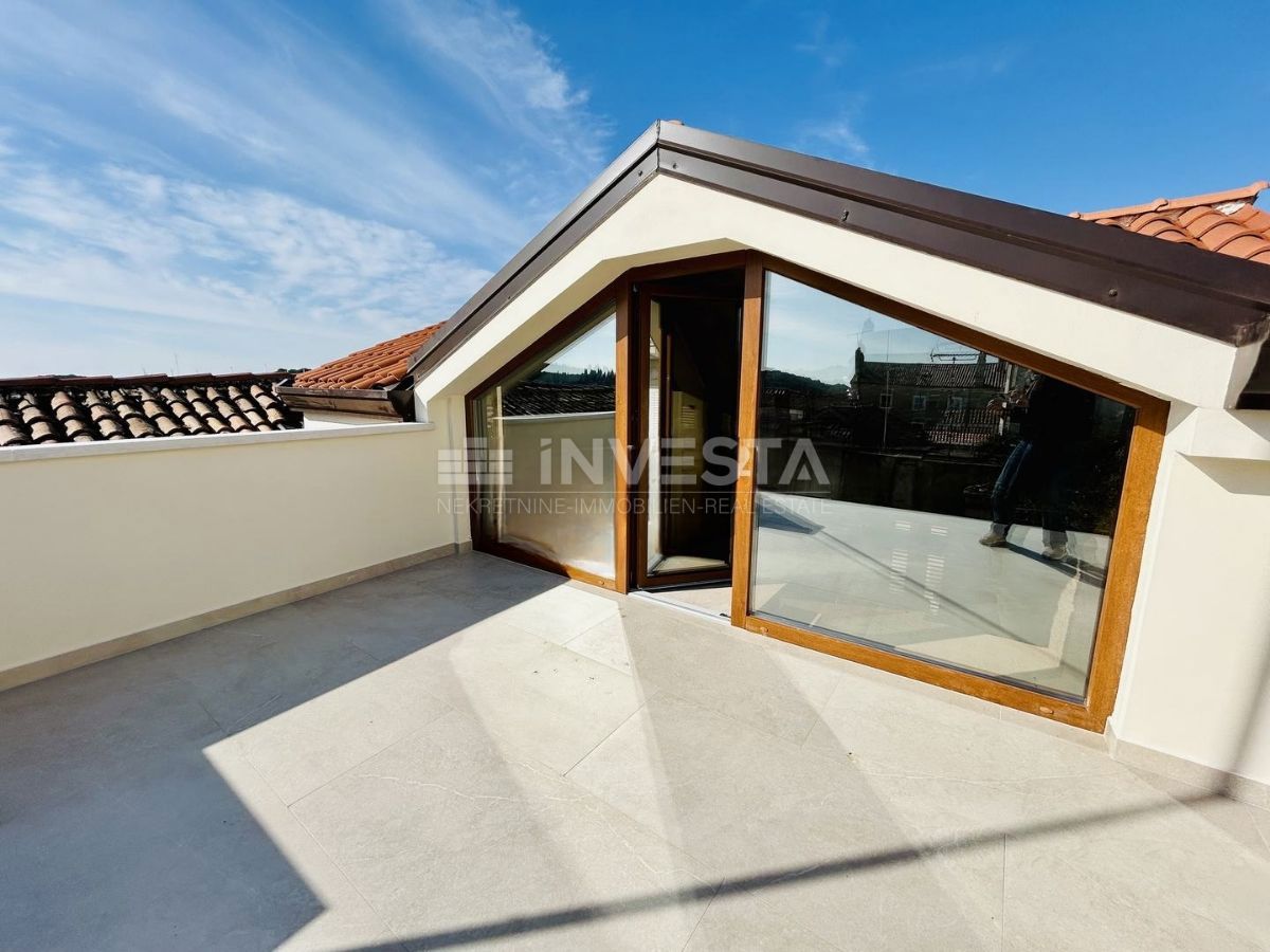 Hiša s panoramskim pogledom na marino