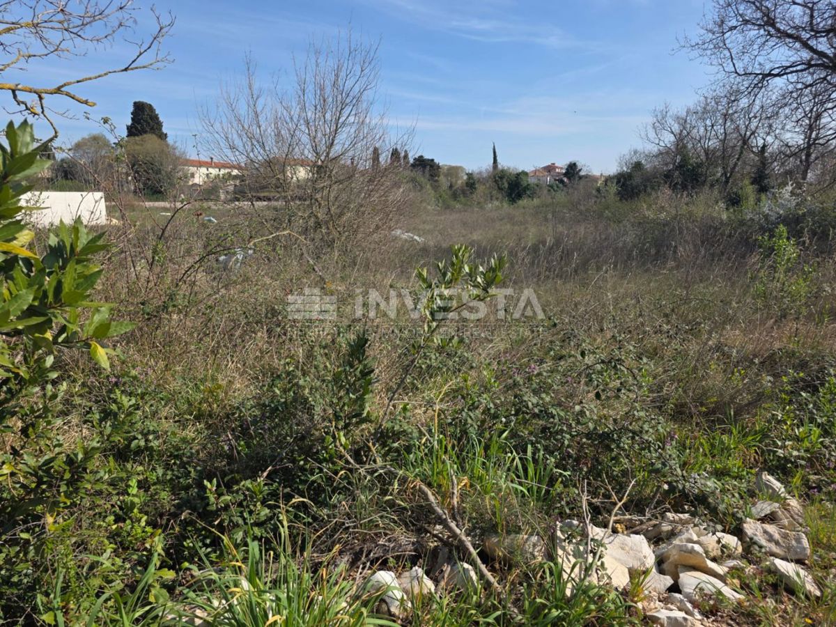 Smoljanci, stavbno zemljišče v središču naselja