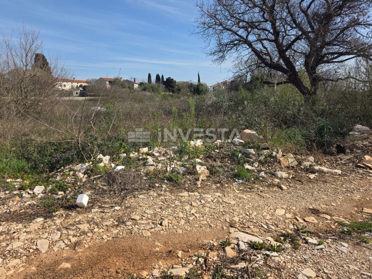 Smoljanci, stavbno zemljišče v središču naselja